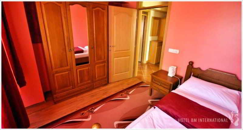 Hotel Bm International Сараево Екстериор снимка